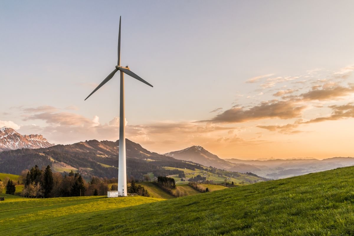 Record 2025: Wind and Solar Generated More Than Half UK Electricity for First Time